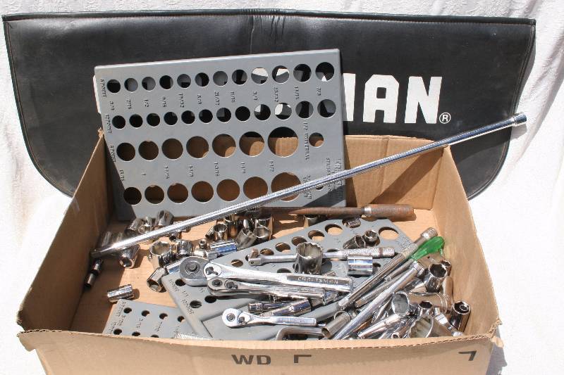 lot 624 image: SAE Socket Sets