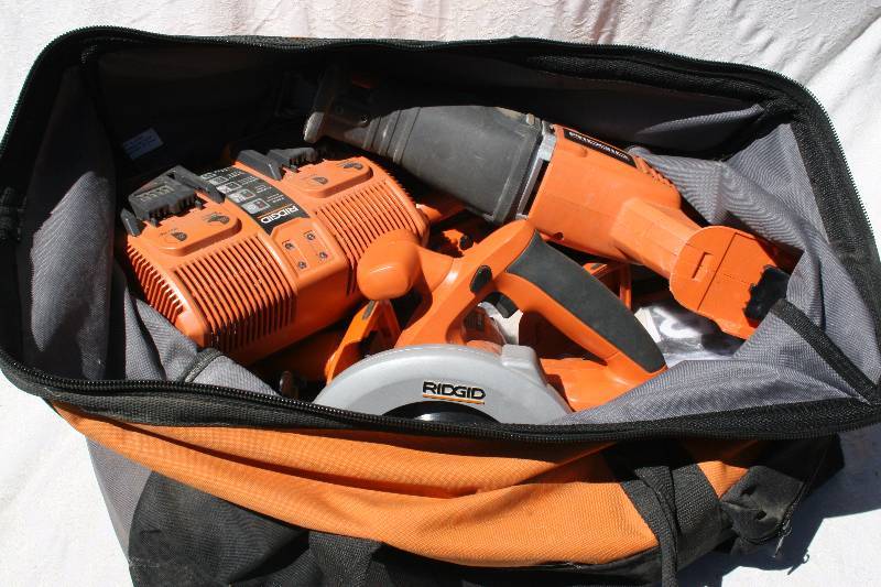 lot 629 image: Ridgid Tool Set