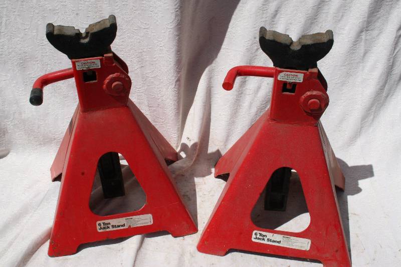 lot 630 image: Jack Stand