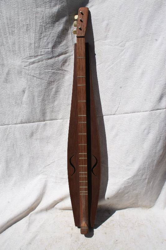 lot 635 image: Musical Instrument