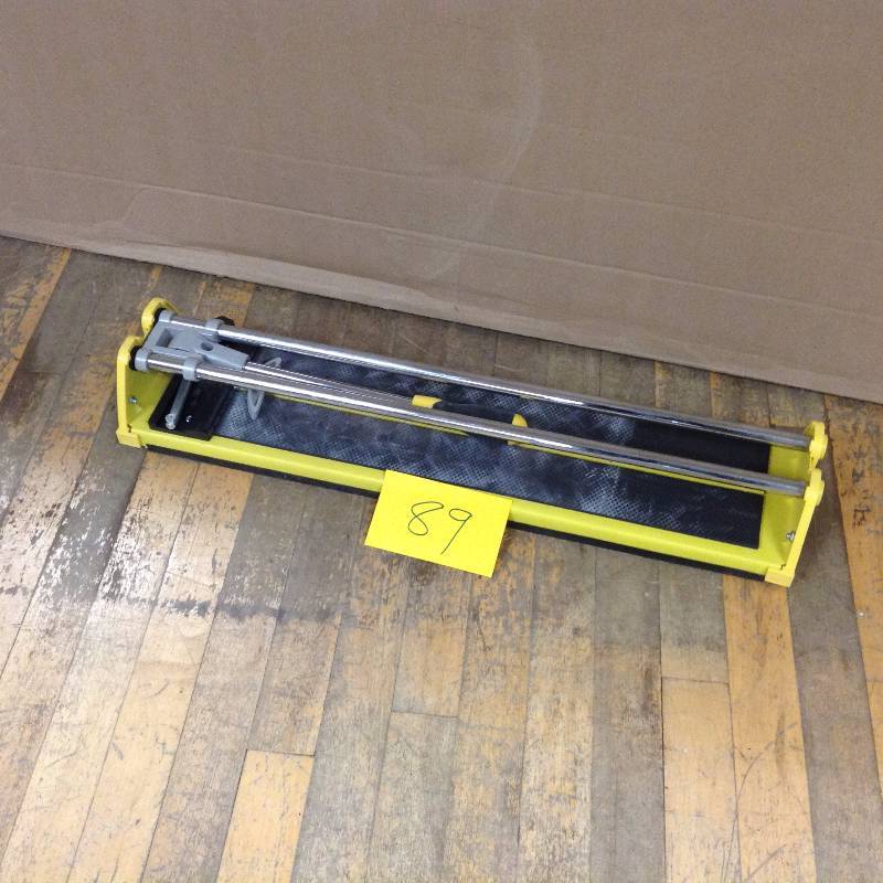 lot 89 image: Qep Professional Tile cutter used