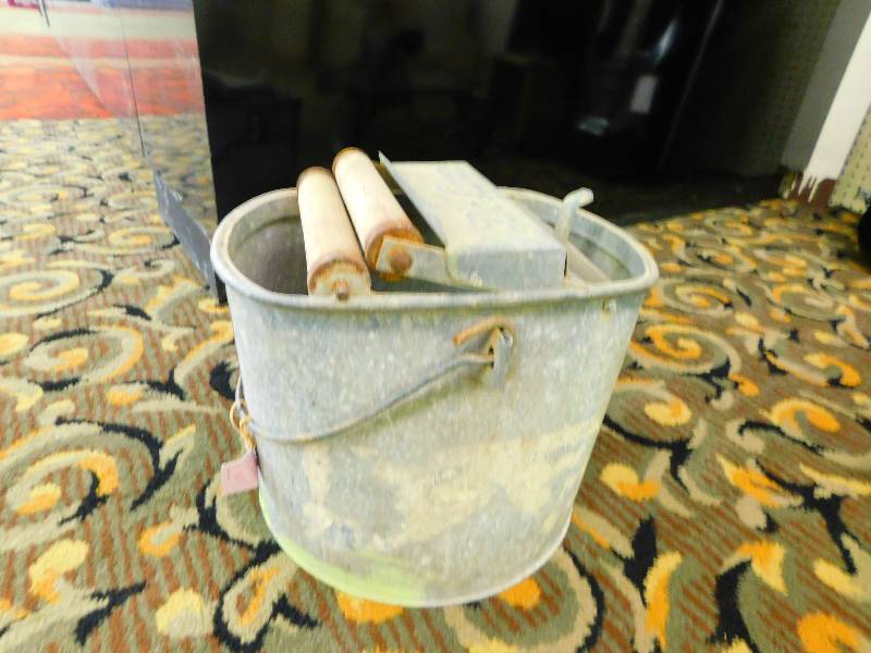 VINTAGE MOP BUCKET, MARKED DELUXE