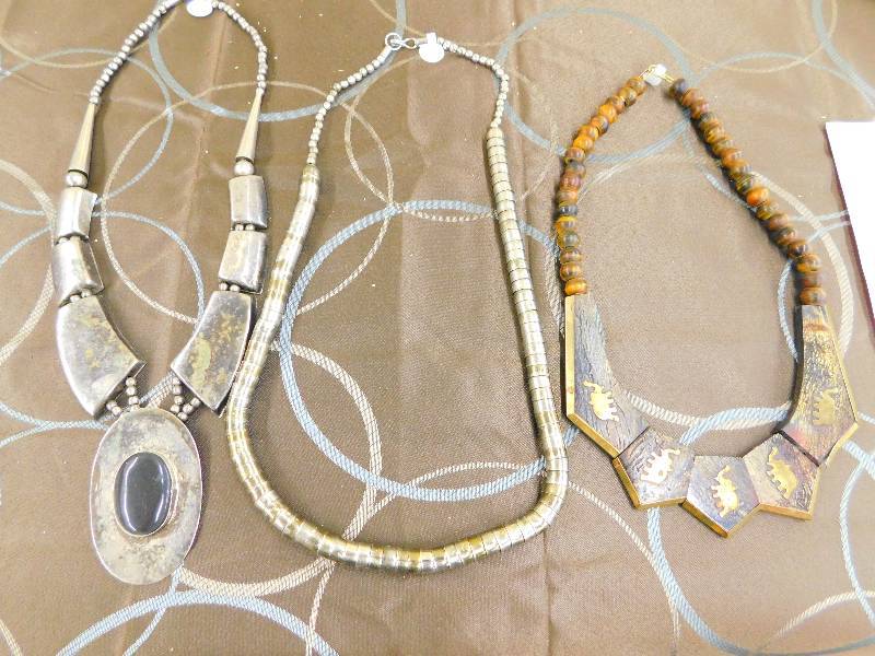 JEWELRY, NECKLACES