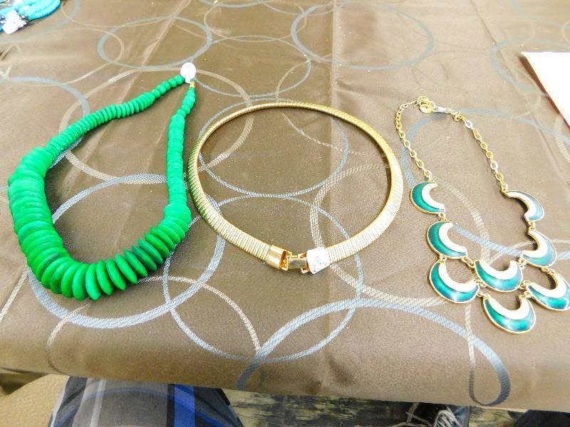 JEWELRY, NECKLACES