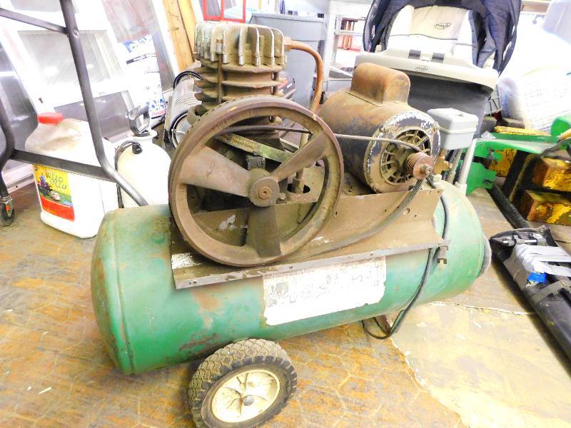 AIR COMPRESSOR