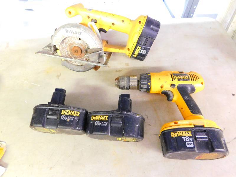 DEWALT CORDLESS DRILL AND CIRCULAR SAW, WITH 3 BATTERIES