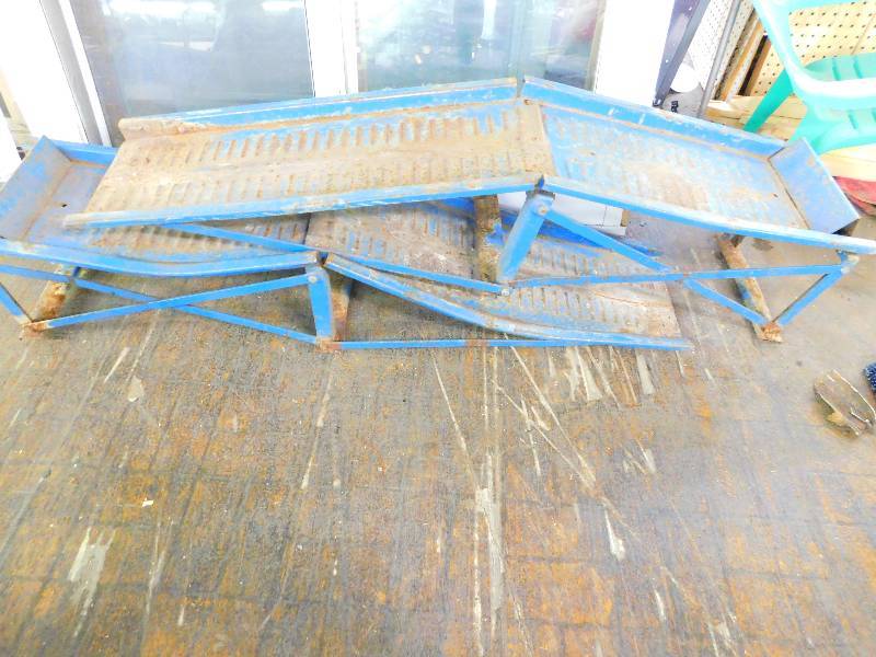 PAIR OF VEHICLE RAMPS
