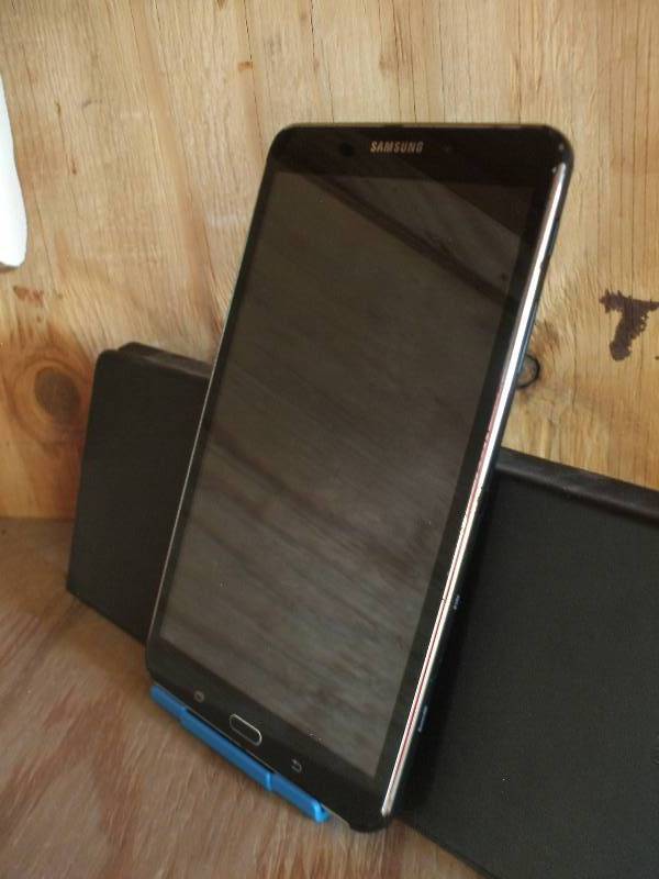 SAMSUNG TABLET