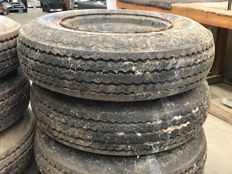 Lot Of (10) Mobile Home Wheels & Tires LE July Consignments KBID