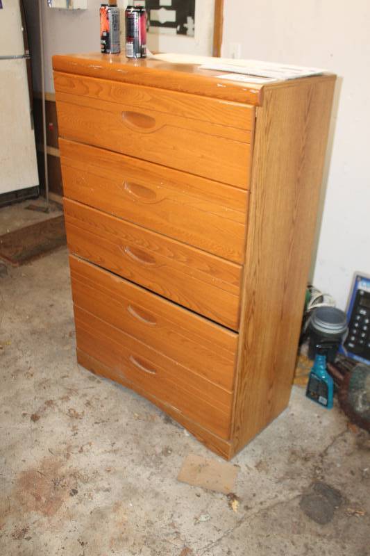 lot 128 image: 5-Drawer Wood Dresser