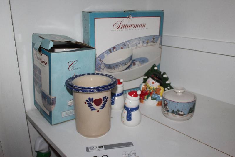 lot 38 image: Snowman Table Decorations