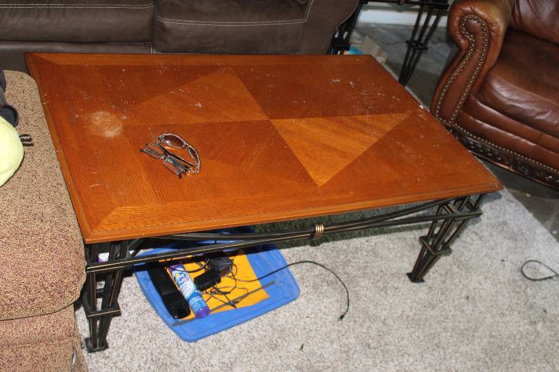 lot 6 image: Coffee Table, 2-End Tables