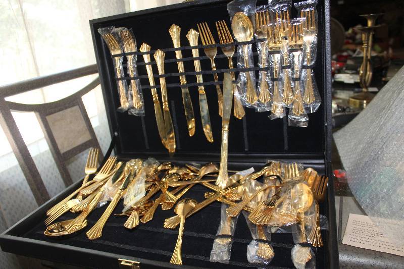 lot 40 image: Gold Plated Flatware Set in Case