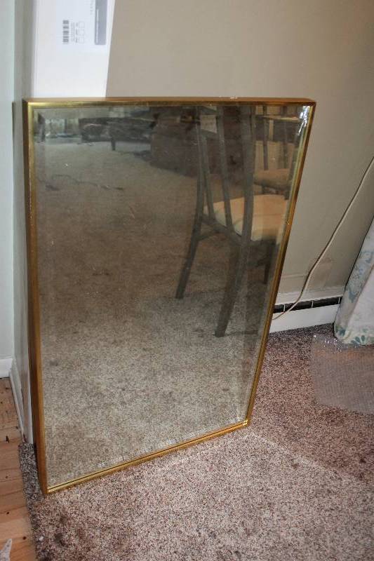 lot 28 image: Mirror