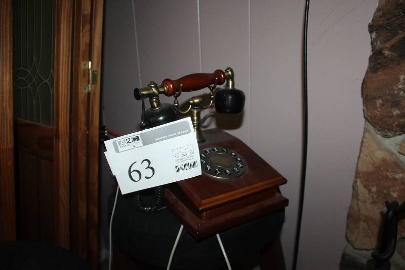 lot 63 image: Old Phone w Push-button Keys, Old Handset