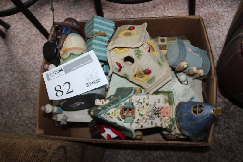 lot 82 image: Bird House Table Decorations
