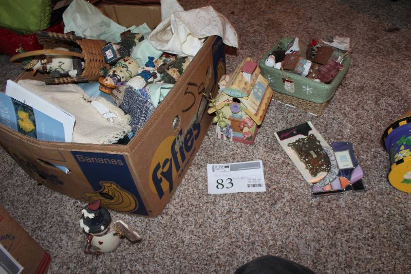 lot 83 image: Bird Houses, Wash Cloths