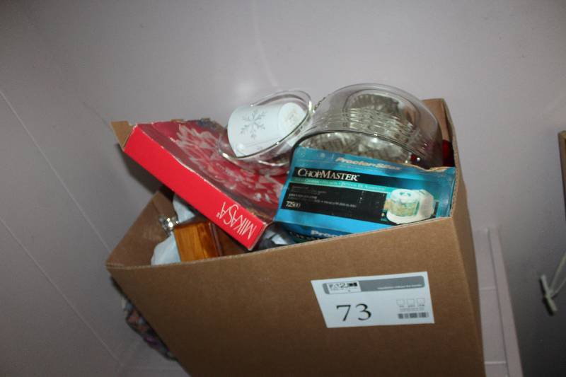 lot 73 image: Glass Bowl, Food Processor, Decorative Glassware,
