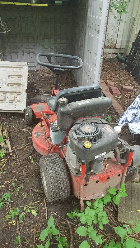 lot 139 image: Snapper  Riding Lawn Mower