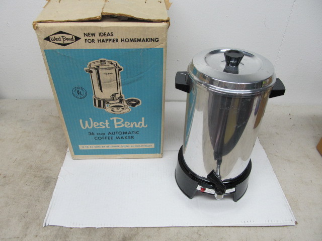 lot 38 image: Vintage WEST BEND Coffee Maker wBox