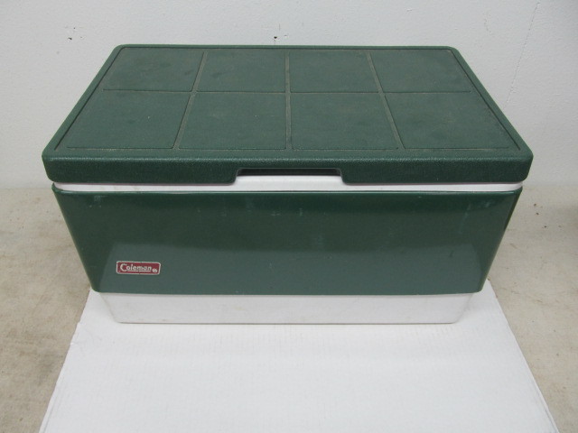 lot 39 image: Nice Vintage COLEMAN Metal Cooler