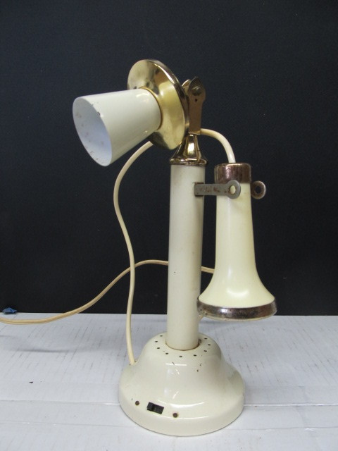 lot 42 image: Vintage Candlestick Phone Desk Lamp