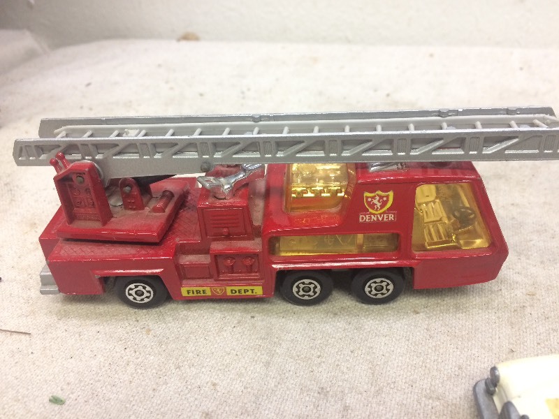 lot 85 image: Larger Size Vintage Diecast Vehicles