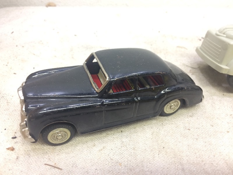 lot 84 image: Lot of Vintage Tin etc Toy Vehicles