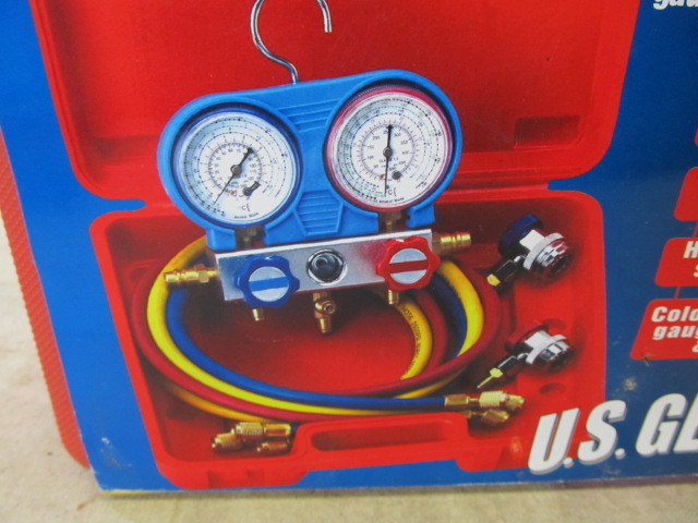 lot 66 image: NEW AC Manifold Diagnostic Gauge Set