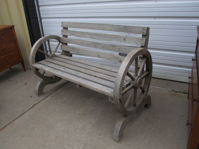 lot 78 image: Wood Wagon Wheel Bench