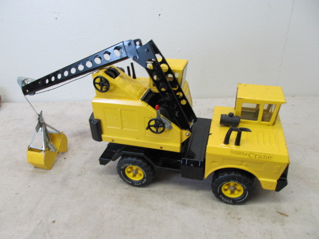 lot 105 image: Vintage MIGHTY TONKA Crane