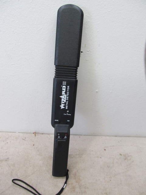 lot 107 image: Working WIZARD III Metal Detecting Wand