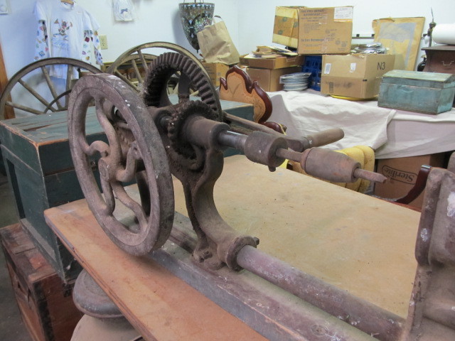 lot 126 image: 19th Century Antique The Silver MFG Co Drill Press