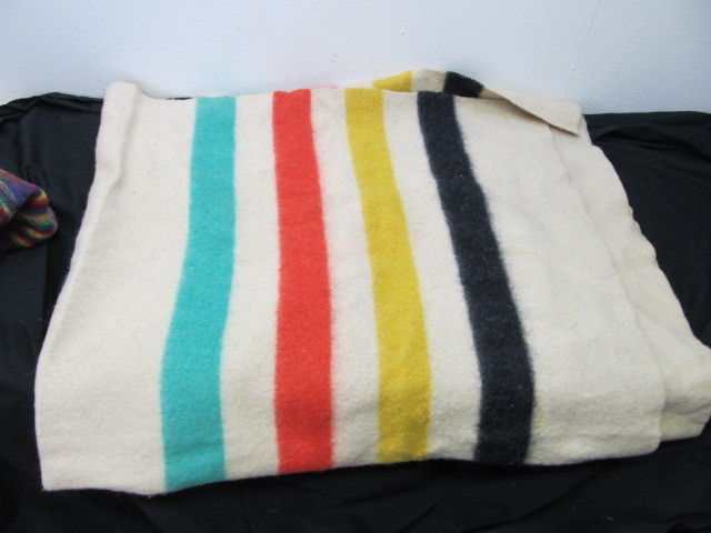lot 135 image: Vintage Hudson Bay Style GOLDEN DAWN Wool Blanket