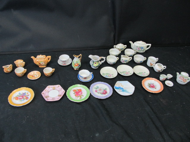 lot 149 image: Large Lot of Vintage Miniature Porcelain Doll Dishes