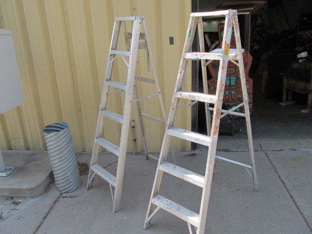 lot 162 image: Pair of 6 Aluminum Ladders