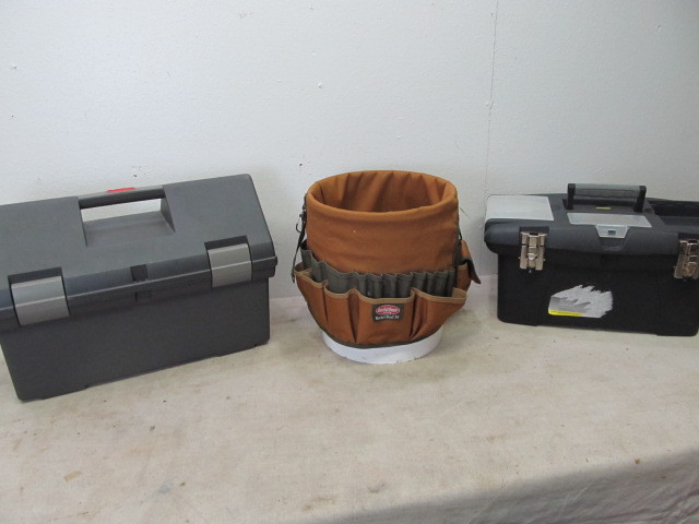 lot 171 image: Nice Clean Toolboxes and Bucket Boss Carrier