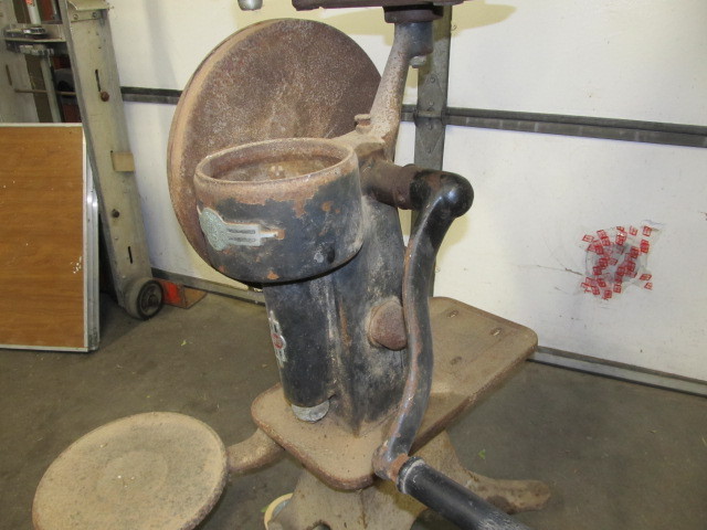lot 182 image: Antique DE LAVAL Cream Separator