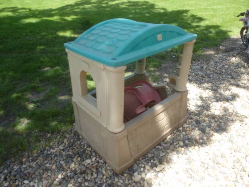 Step 2 Play House