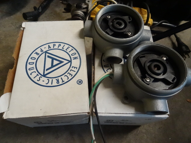 2 Appleton VU-100 fixtures. And 2 V...