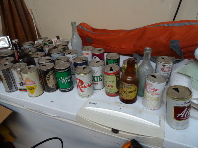 Large variety of vintage beer cans ...