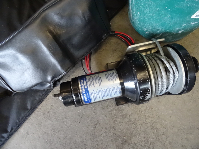Super winch 12 volt winch. X2. Come...