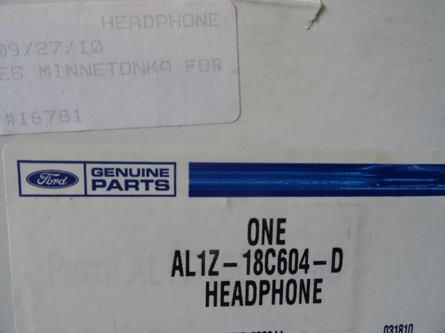 2 headphones for wireless DVD playe...