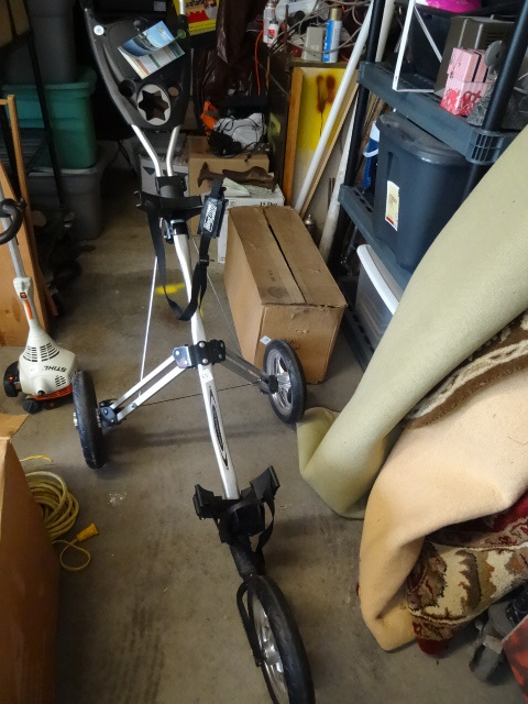 Fold up bag boy golf club cart...