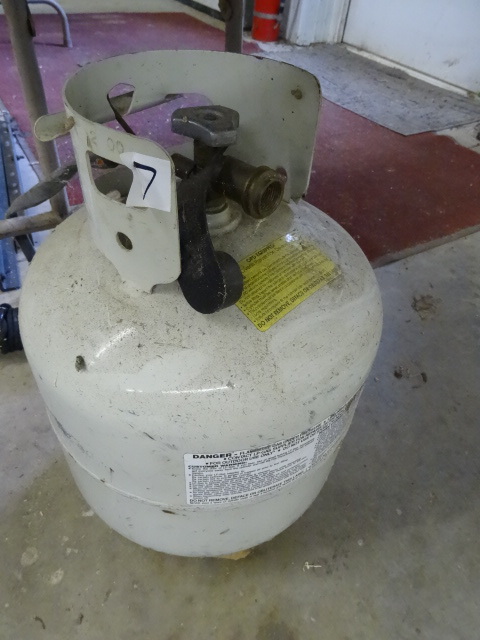 lot 7 image: New Style 20Lb, LP Tank