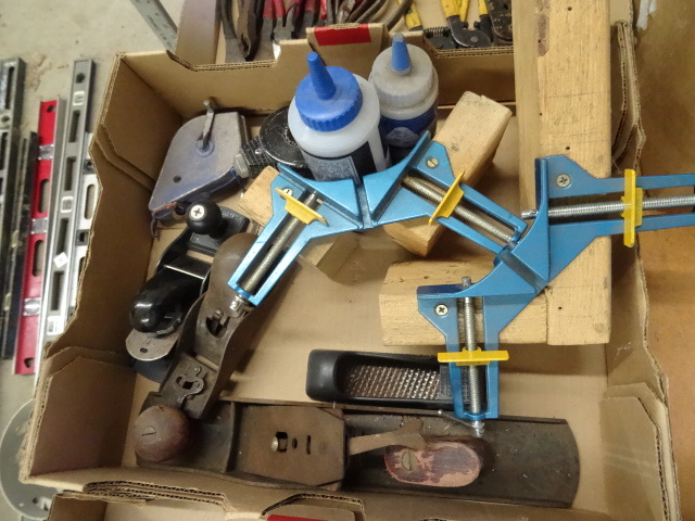 lot 9 image: Wood Working Corner Clamps.
