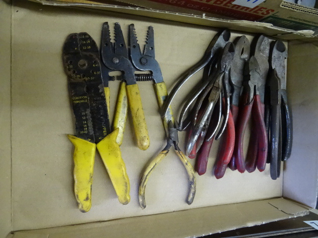 lot 11 image: Misc Wire Cutters and Strippers