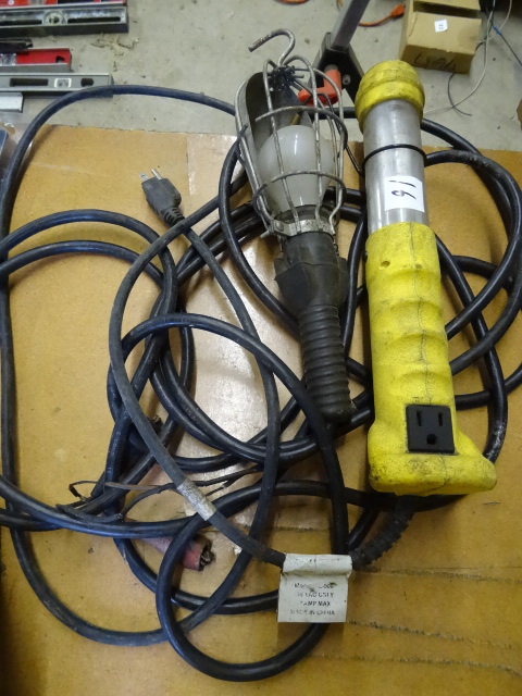 lot 16 image: 120 Volt Trouble Lights Qty 2