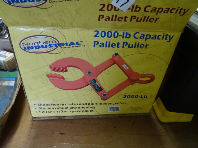 lot 17 image: Like New 2000 Lb. Capacity Pallet Puller