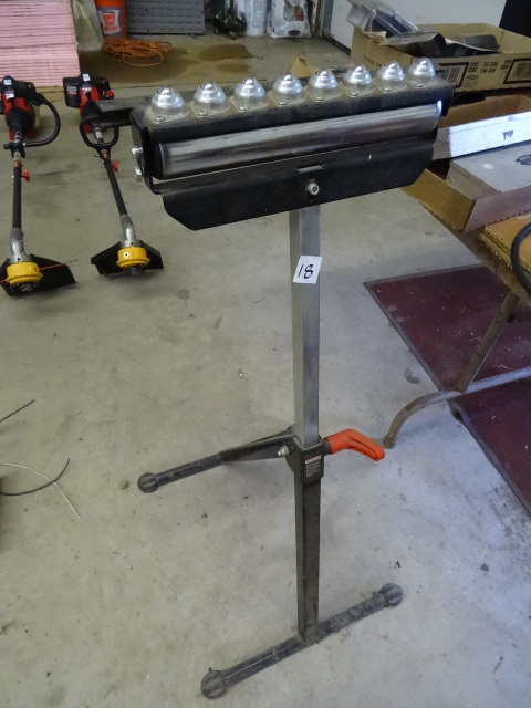 lot 18 image: Craftsman Adjustable Height Material